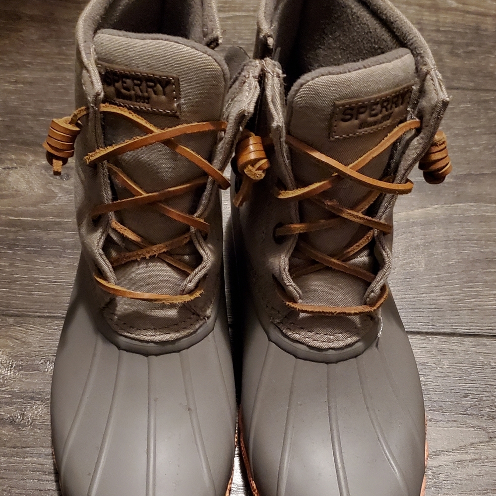 Sperry duck boots women's size 7.5